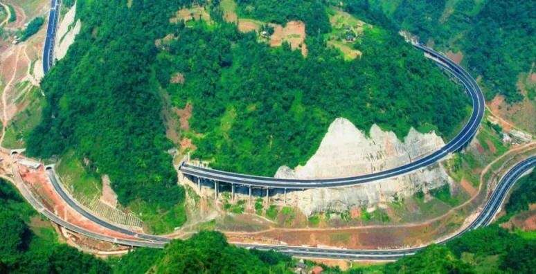 這條云南最美公路，適合自駕，現(xiàn)在還免費