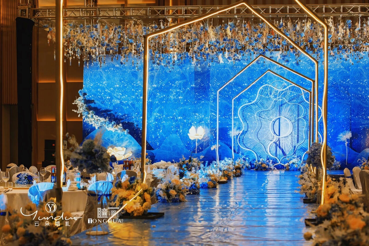 麗江全程婚禮大型策劃執(zhí)行就選麗江復(fù)華麗朗度假酒店；