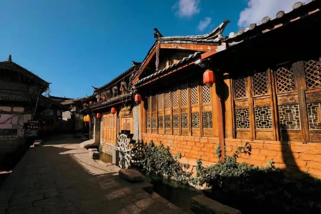 來束河古鎮(zhèn)，住一住，喝喝茶，收收心
