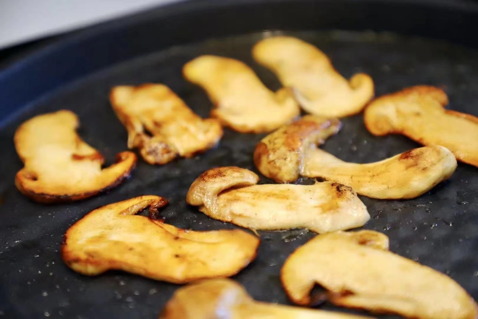 2021年麗江最全美食特產(chǎn)推薦攻略！舌尖上的麗江之煎烤松茸